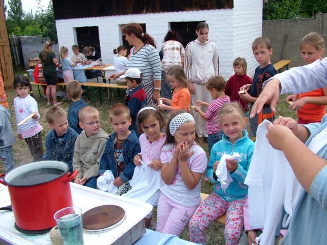 Kézműves tábor 2007.